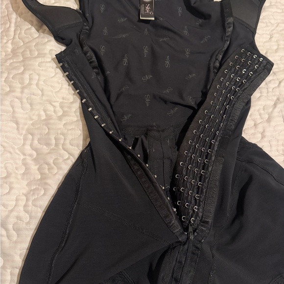 Faja - Picture 6 of 6